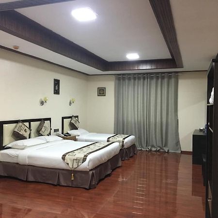 Hotel Yadanar Oo Mandalay Exteriör bild